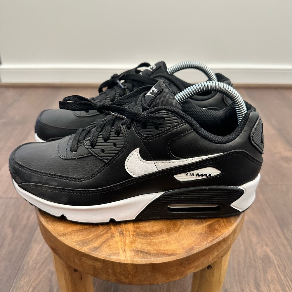 Nike Air Max 90 Leather GS Youth Size 6.5Y/ Women's Sz 8, CD6864-010